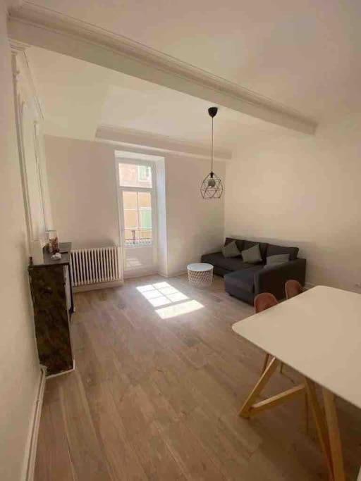 Appartement De Charme Au Coeur Du Centre Ville . Millau Kültér fotó